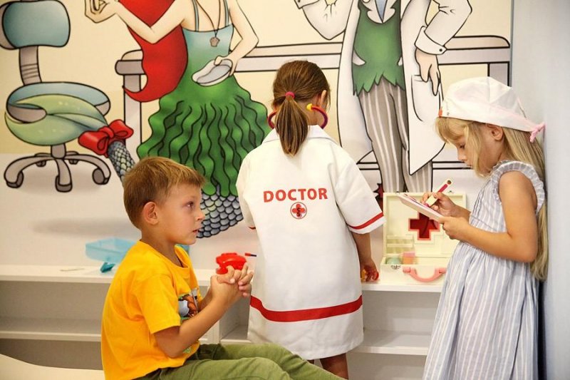 Deti hrajúce sa na doktorov v MiniMe