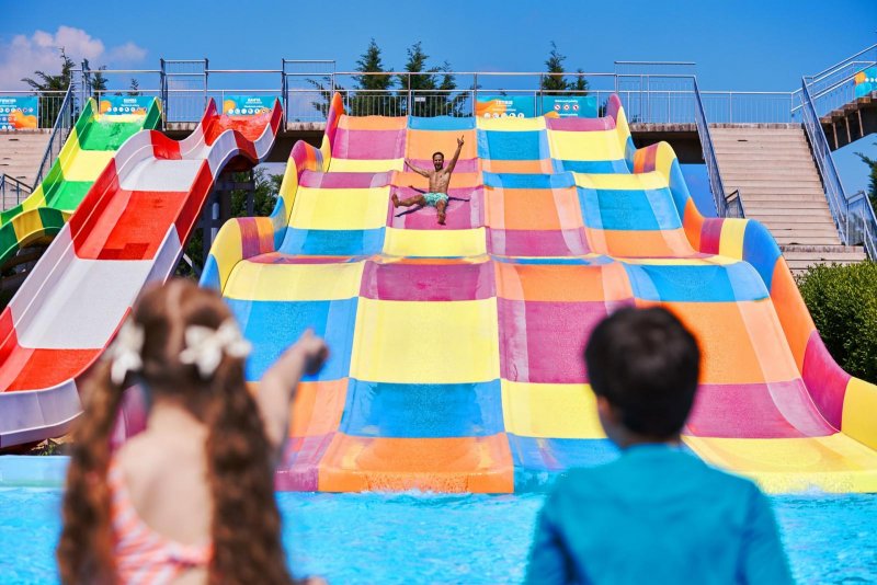 Deti na tobogáne  - Aquapark Senec cez leto