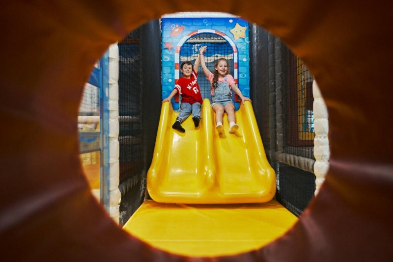Deti sa hrajú v detskom kútiku MiniMe v Hoteli Senec - Trinity Hotels.sk 