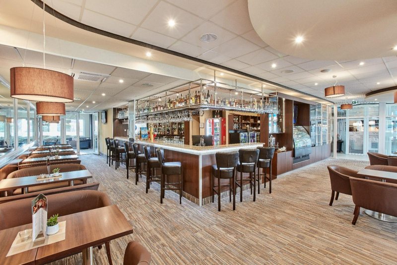 Wine, Coffee & Tea bar v Hoteli Senec - Trinity Hotels.sk 