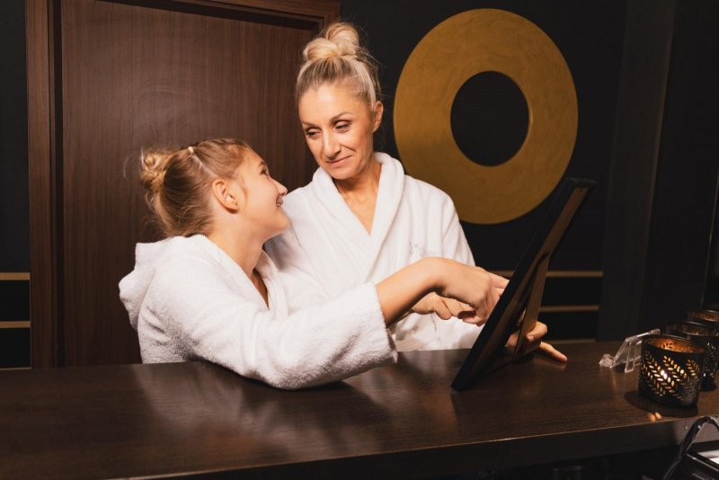 Rodina si vyberá z 4Elements Day Spa ponuky v Hoteli Senec - Trinity Hotels.sk 