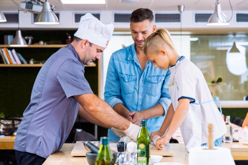 Pečenie v kulinárskom štúdiu Foodie v Hoteli Senec - Trinity Hotels.sk 