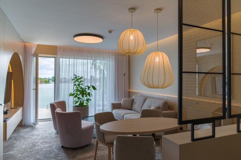 Komfortné ubytovanie na brehu Slnečných jazier